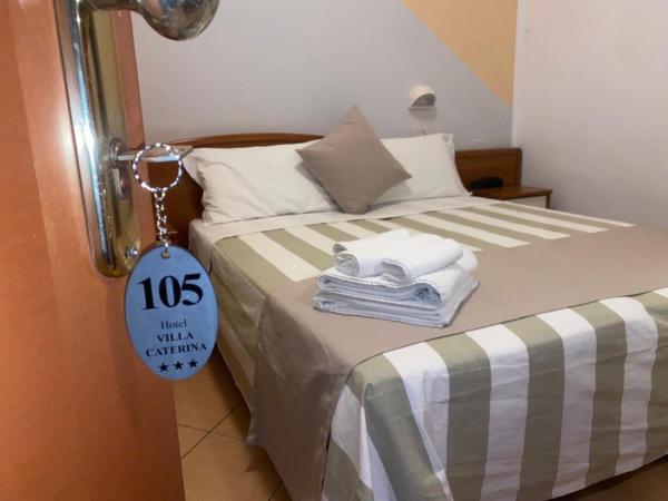 Hotel Villa Caterina : photo 1 de la chambre chambre triple avec salle de bains