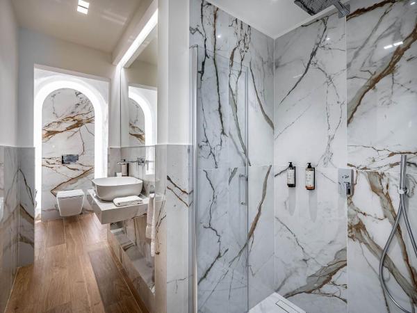 Hotel Ungherese Small Luxury Hotel : photo 3 de la chambre chambre double - bâtiment séparé