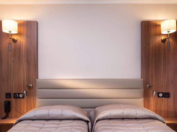 Hôtel de la Tour Eiffel : photo 3 de la chambre chambre double supérieure