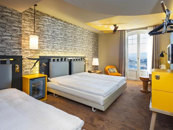 Swiss Wine by Fassbind : photo 1 de la chambre chambre familiale