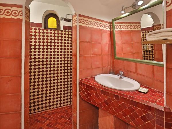 Riad Villa Garance : photo 4 de la chambre chambre double avec salle de bains privative
