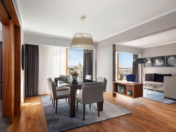 Paris Marriott Rive Gauche Hotel & Conference Center : photo 1 de la chambre hemingway suite, 1 king, wifi