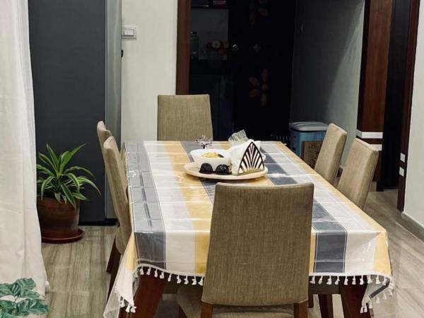 Vasudha : photo 7 de la chambre chambre double ou lits jumeaux avec salle de bains privative