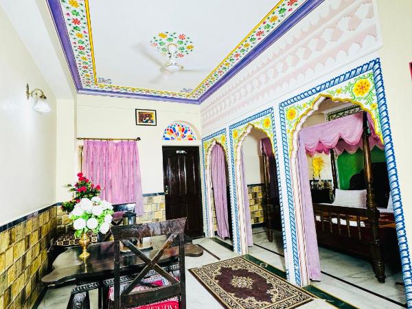 Hotel Moon Light Palace : photo 5 de la chambre chambre lit king-size avec balcon