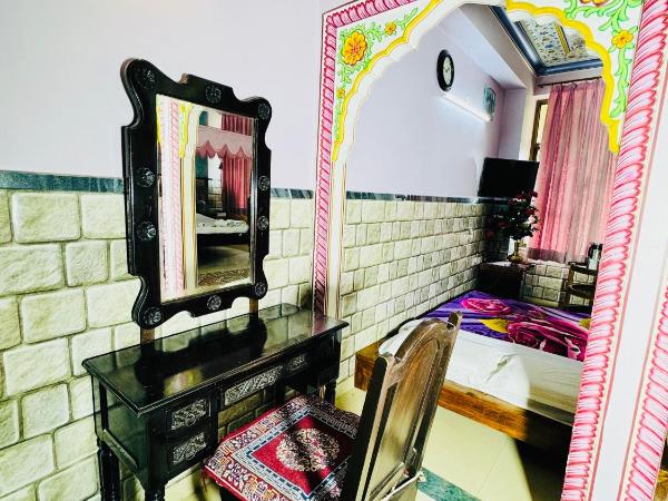 Hotel Moon Light Palace : photo 7 de la chambre suite familiale avec balcon