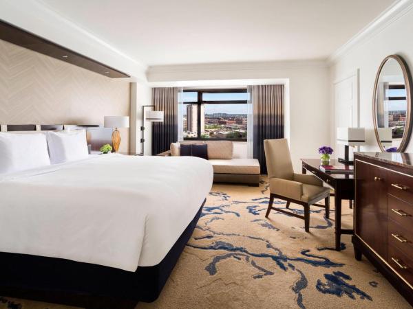 The Ritz-Carlton, Denver : photo 2 de la chambre club lounge access, guest room, 1 king bed