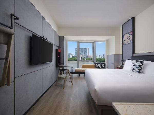 Moxy Ningbo Old Bund : photo 5 de la chambre chambre king avec vue sur la rivière