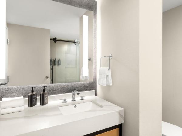 Sheraton Oceanfront Hotel : photo 6 de la chambre chambre lit king-size