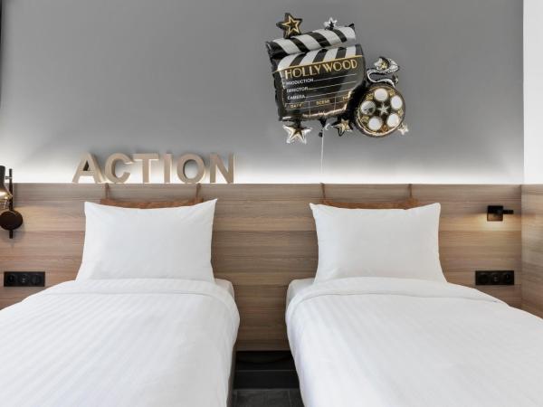 Moxy La Ciotat : photo 5 de la chambre chambre lit queen-size moxy sleeper