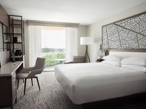 Marriott Orlando Airport Lakeside : photo 3 de la chambre chambre lit king-size niveau concierge - dernier Étage
