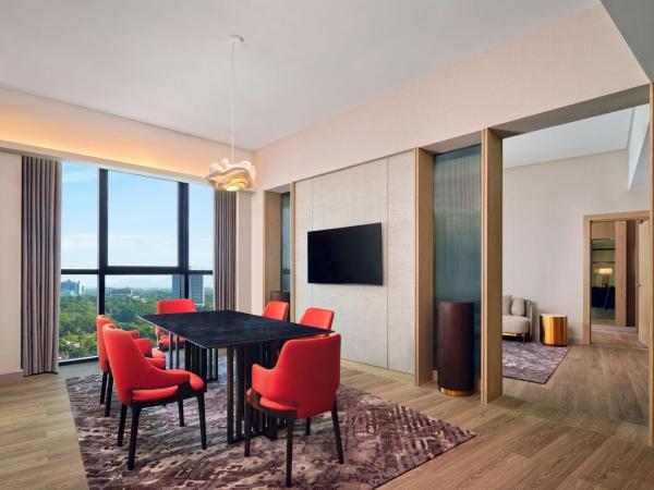 Sheraton Kuching Hotel : photo 2 de la chambre suite exécutive lit king-size