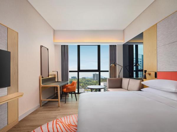 Sheraton Kuching Hotel : photo 5 de la chambre chambre lit king-size deluxe