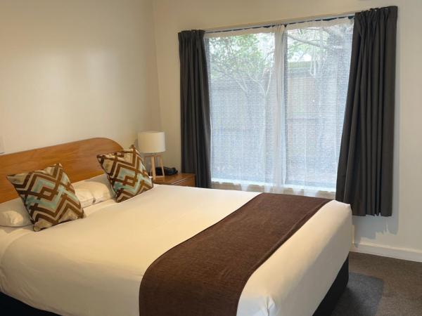 Bush Inn Court Motel : photo 2 de la chambre superior one-bedroom apartment with full kitchen