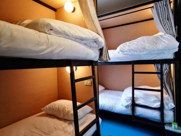 D​ Luck​ Hostel : photo 1 de la chambre lit dans dortoir pour femmes de 4 lits
