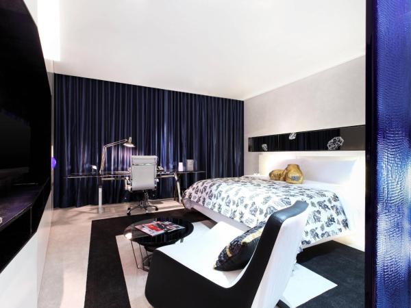 W Bangkok Hotel : photo 2 de la chambre chambre lit king-size wonderful - vue sur ville