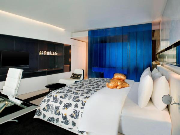W Bangkok Hotel : photo 4 de la chambre chambre lit king-size wonderful - vue sur ville