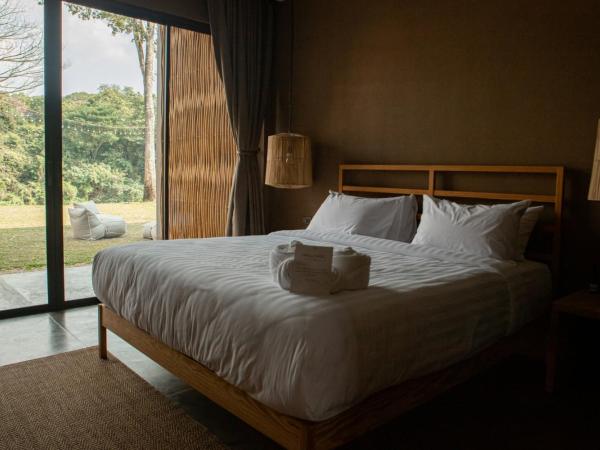 Historykan Kanchanaburi Hotel : photo 10 de la chambre chambre lit king-size supérieure