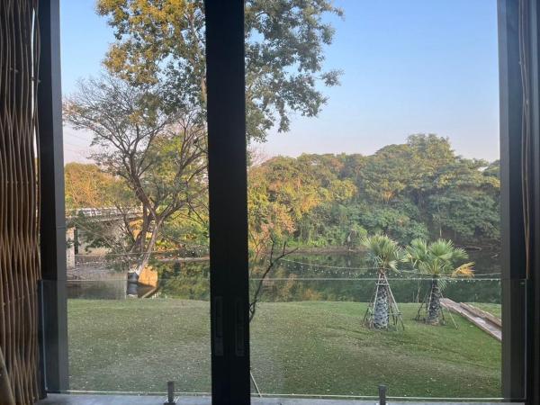 Historykan Kanchanaburi Hotel : photo 8 de la chambre chambre lit king-size supérieure