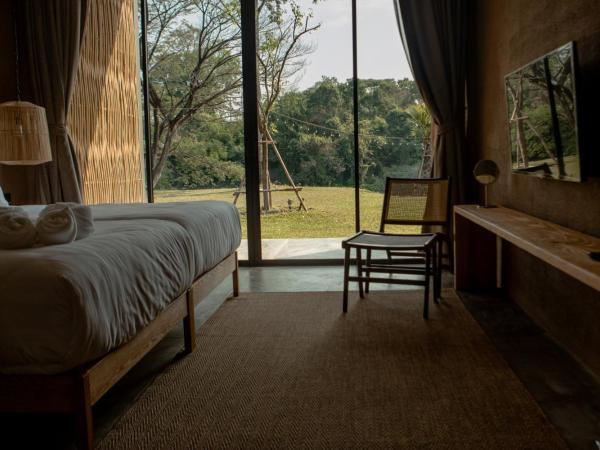 Historykan Kanchanaburi Hotel : photo 2 de la chambre chambre lits jumeaux supérieure