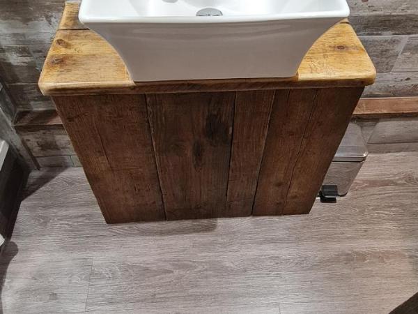 The Waterside Bar, Rooms & Restaurant : photo 7 de la chambre chambre lits jumeaux avec douche 