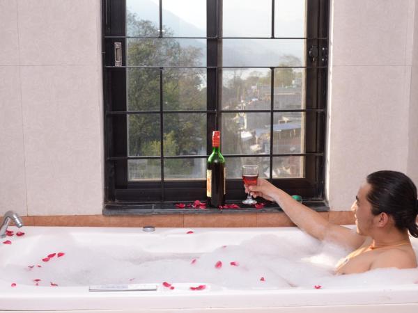 Hotel Raniban Arcade : photo 2 de la chambre suite junior