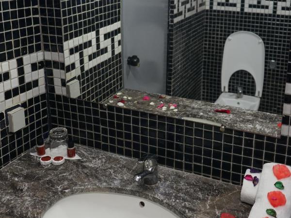 Hotel Nouzha : photo 3 de la chambre chambre deluxe double ou lits jumeaux