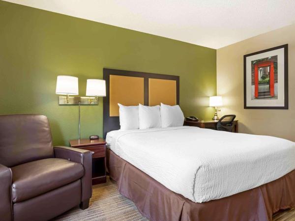 Extended Stay America Select Suites - Houston - Willowbrook - HWY 249 : photo 1 de la chambre studio lit queen-size - non-fumeurs