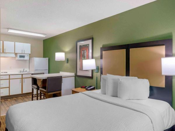 Extended Stay America Select Suites - Atlanta - Perimeter - Hammond Drive : photo 3 de la chambre studio de luxe avec 1 lit queen-size - non-fumeurs