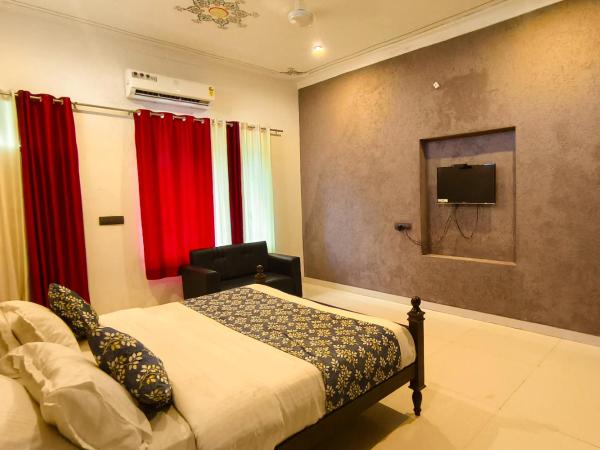 Hotel Mountain Palace With Swimming Pool : photo 2 de la chambre chambre lit king-size - vue sur montagne