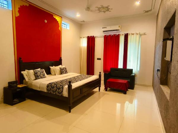 Hotel Mountain Palace With Swimming Pool : photo 8 de la chambre chambre lit king-size - vue sur montagne