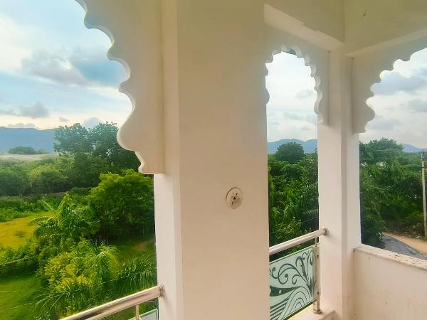 Hotel Mountain Palace With Swimming Pool : photo 6 de la chambre chambre lit king-size - vue sur montagne