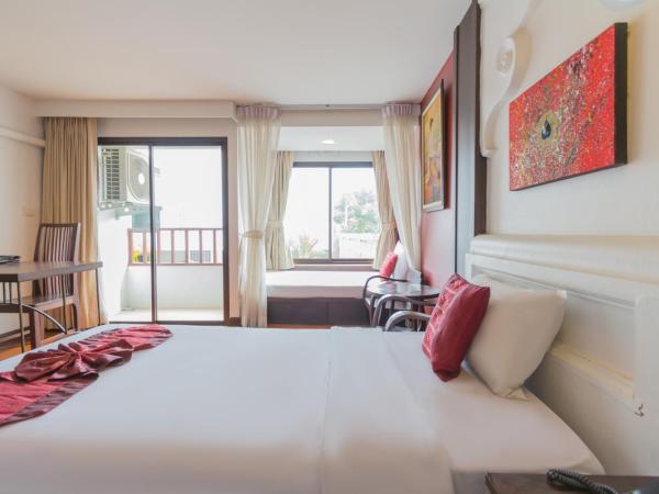 BP Chiangmai City Hotel : photo 4 de la chambre chambre lits jumeaux avec balcon