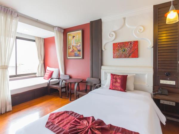 BP Chiangmai City Hotel : photo 2 de la chambre chambre lits jumeaux avec balcon