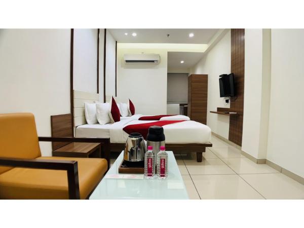 Hotel Ashray Inn Express : photo 10 de la chambre chambre lit king-size supérieure