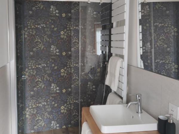 La Tornalla : photo 2 de la chambre chambre double avec salle de bains privative