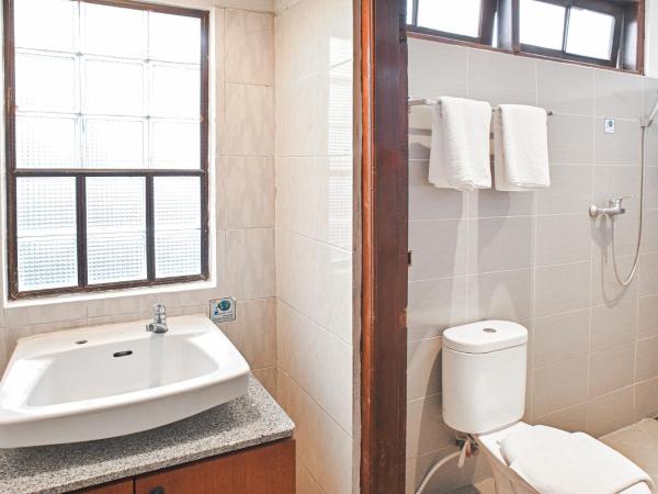 Paku Mas Hotel : photo 4 de la chambre chambre familiale deluxe