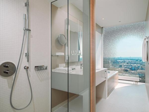 The Westin Hamburg : photo 3 de la chambre chambre lit king-size premium - côté mer - vue sur port/elbe