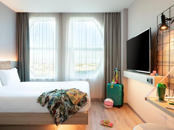 Moxy The Hague : photo 3 de la chambre chambre lit queen-size moxy - vue sur ville