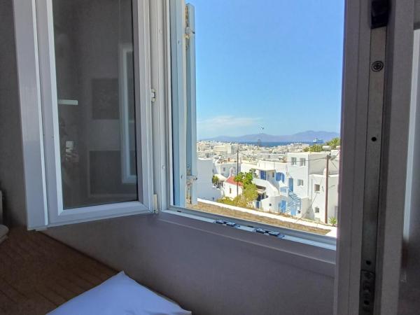 Manos Rooms : photo 2 de la chambre quadruple room with sea view