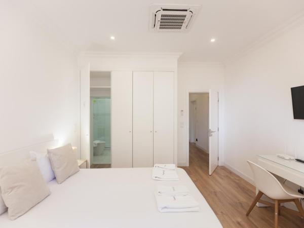 FLH Alcântara Guest House : photo 5 de la chambre grande chambre double 