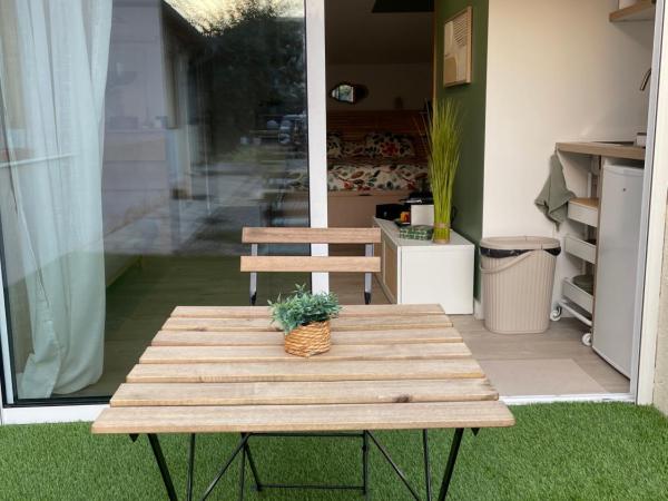 La chambre de Cleron : photo 1 de la chambre chambre double avec salle de bains privative