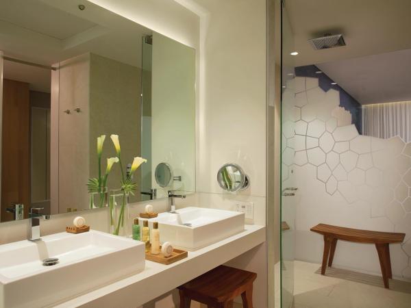 Dreams Vista Cancun Golf & Spa Resort : photo 5 de la chambre chambre lit king-size de luxe - vue sur océan