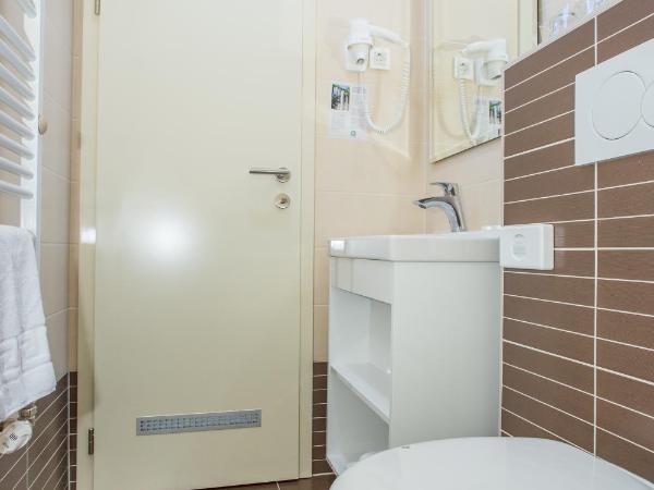 Hotel National : photo 4 de la chambre chambre triple standard