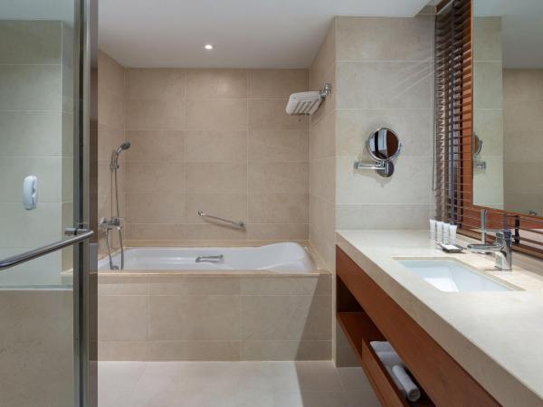 Crowne Plaza Bangkok Parc Lumpini : photo 7 de la chambre chambre lit king-size standard