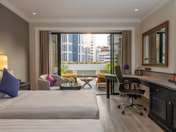 Boulevard Hotel Bangkok Sukhumvit : photo 1 de la chambre chambre lits jumeaux avec terrasse - vue sur ville