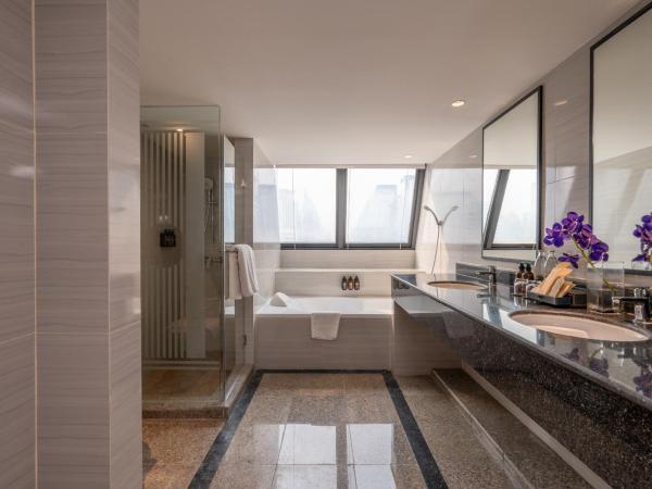 Boulevard Hotel Bangkok Sukhumvit : photo 4 de la chambre suite lit king-size - vue sur ville