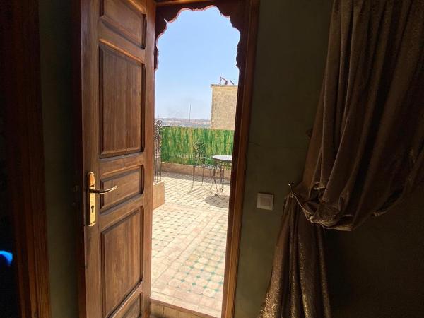 RIAD LALJ Fes : photo 4 de la chambre chambre double avec balcon