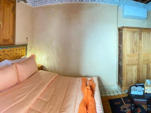 RIAD LALJ Fes : photo 2 de la chambre chambre double avec salle de bains privative