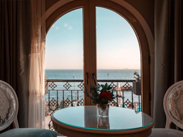 Seven Hills Palace & Spa : photo 8 de la chambre chambre deluxe avec vue sur mer - accès gratuit au spa commun (usage autonome)