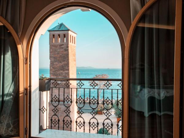 Seven Hills Palace & Spa : photo 7 de la chambre chambre deluxe avec vue sur mer - accès gratuit au spa commun (usage autonome)